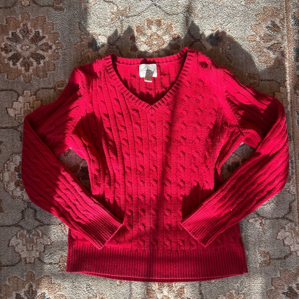 Red sweater, perfect for the fall!